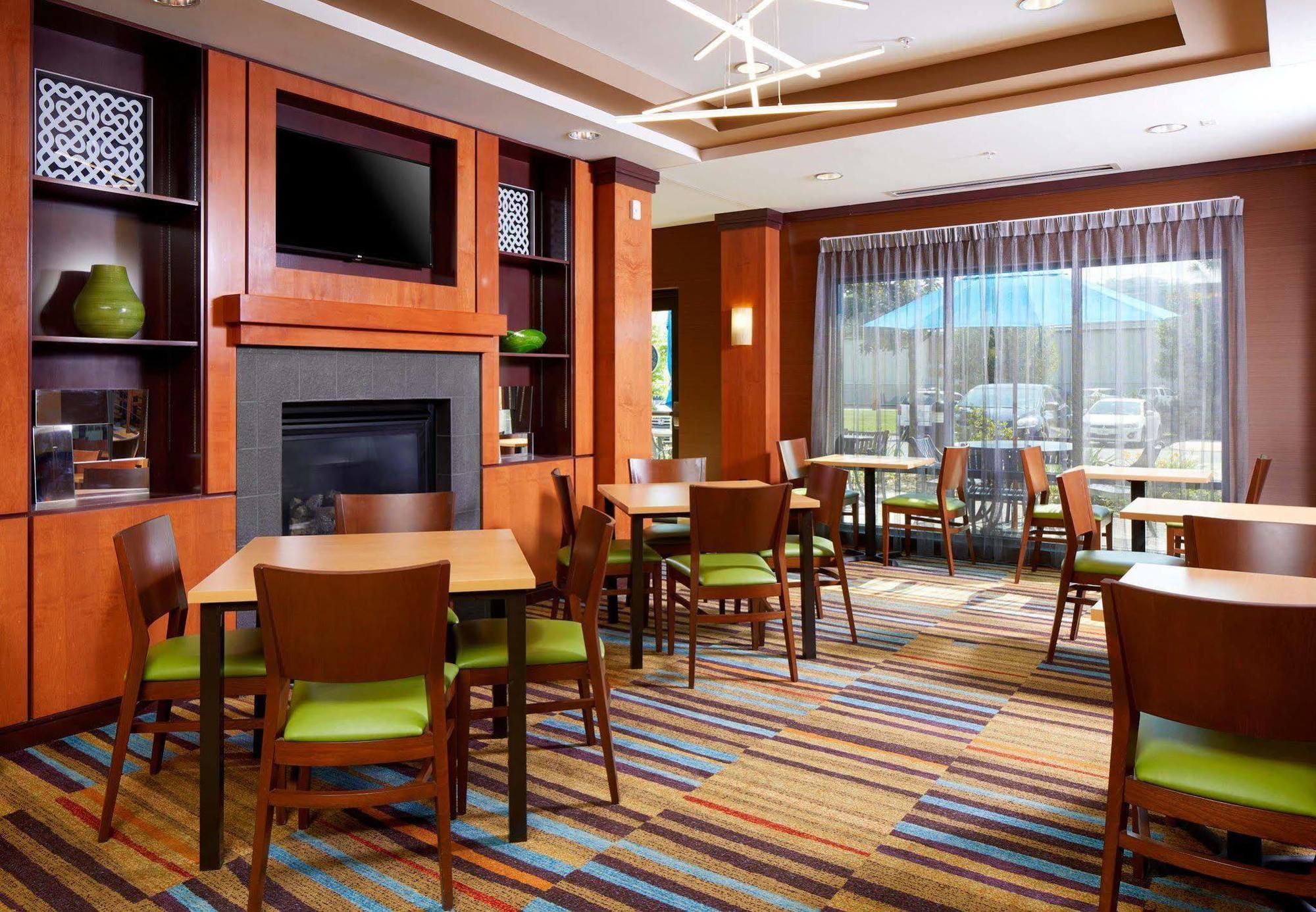 Fairfield Inn & Suites By Marriott Cumberland Exterior photo